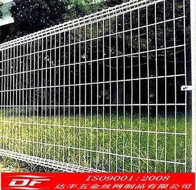 雙圈護欄網(wǎng) 現(xiàn)代安全防護的堅固屏障