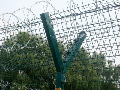 機場護欄網(wǎng)與防盜網(wǎng) 構(gòu)筑空港安全的雙重防線